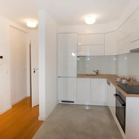 Apartman By The Sea - 19145 Makarska