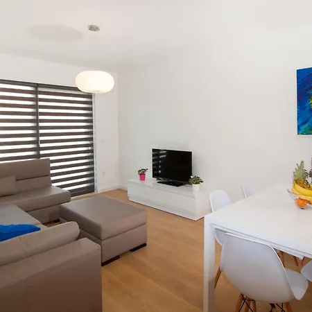 By The Sea - 19145 Apartman